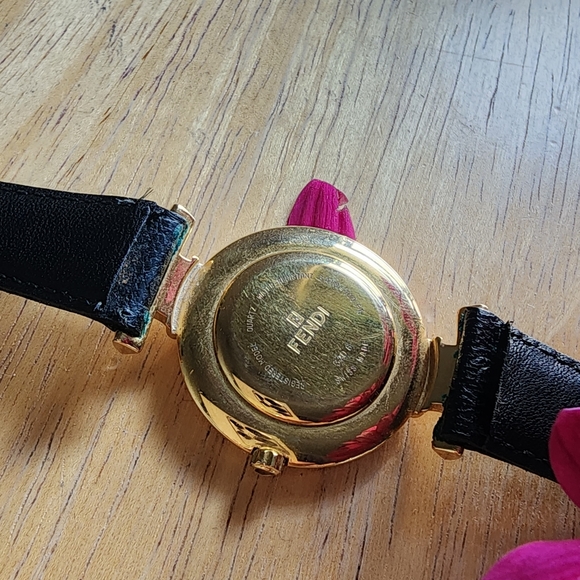 Fendi watch - Picture 16 of 16